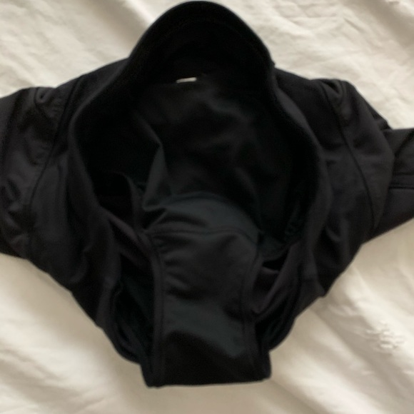 Lululemon Black Shorts size 4 - Picture 2 of 4